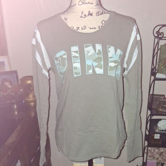 VS PINK Green Long Sleeve Shirt with Camouflage Size M - Picture 1 of 2